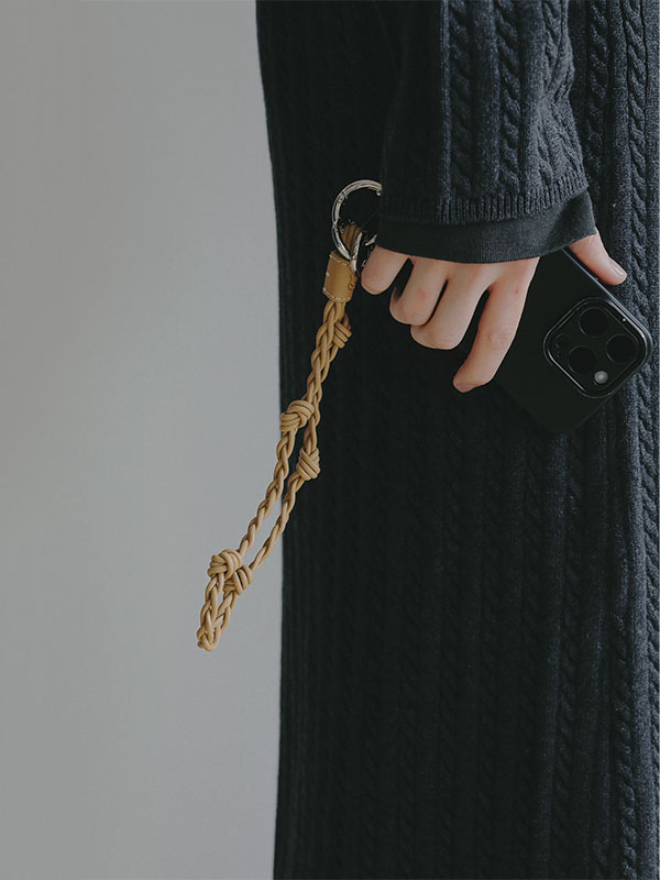 レザーコードショートマルチストラップ