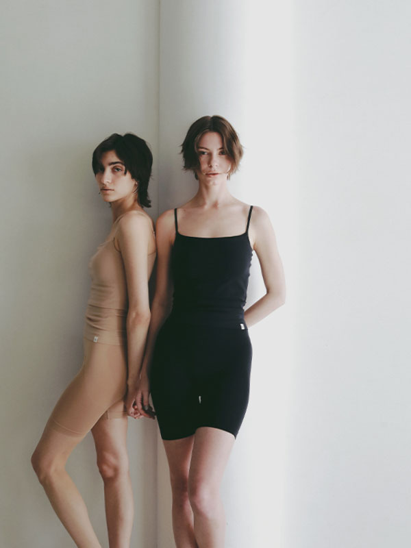 AMPHI×ETRE TOKYOフィットカップインキャミソール