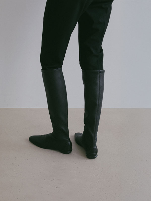 SHISEI SKINY BOOTS