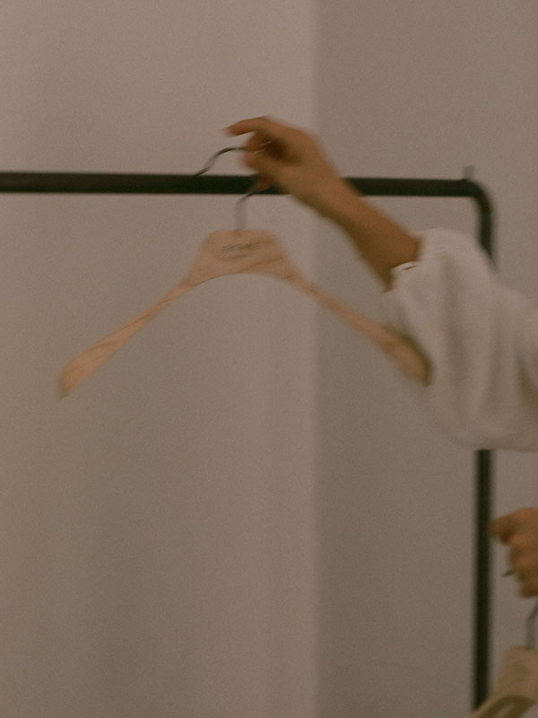 ETRE TOKYOオリジナルハンガー