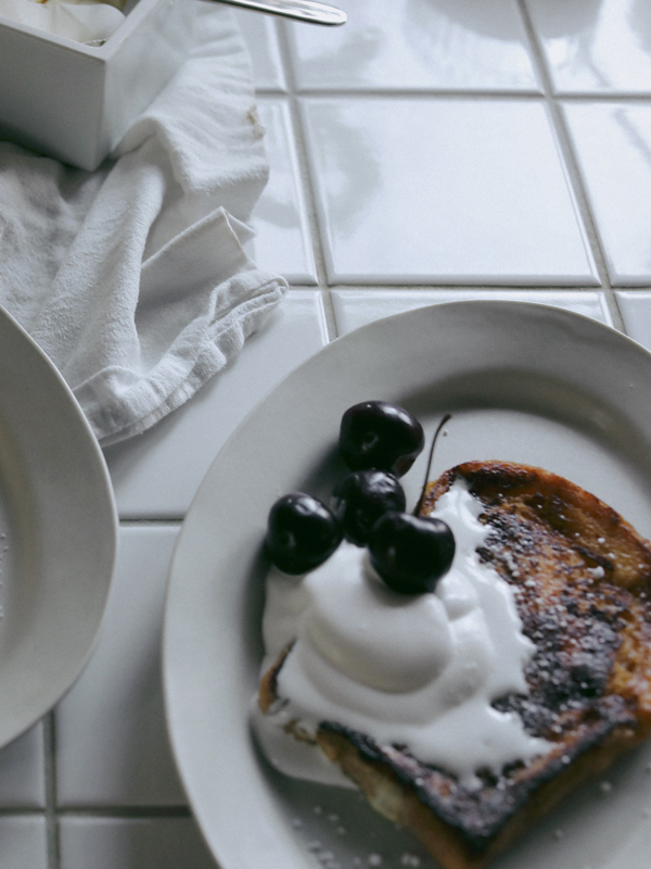 白陶土黒田釉オーバルプレート中