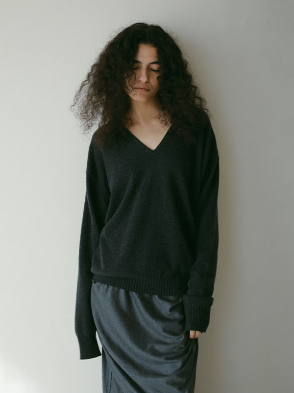 Vネックカシミヤニットプルオーバー(F GREY): トップス │ ETRE