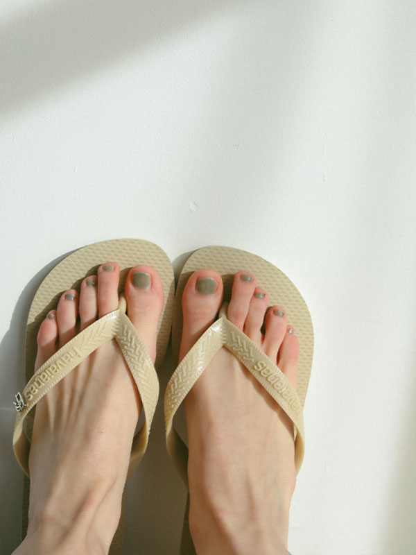 havaianas×ETRE TOKYO ETRピンビーチサンダル(22.5 BEIGE