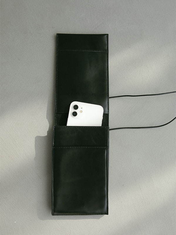 レザーコードショルダーミニバッグ(F BLACK): グッズ │ ETRE