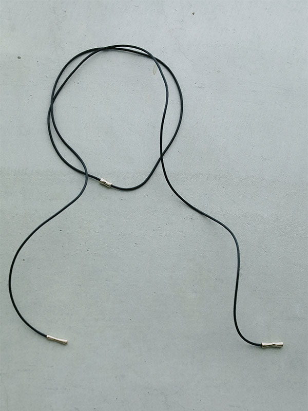 レザーコードネックレス