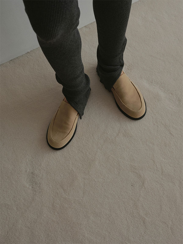 ヘムボタンニットレギンス