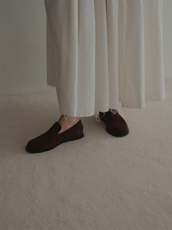 スウェードフラットローファー
