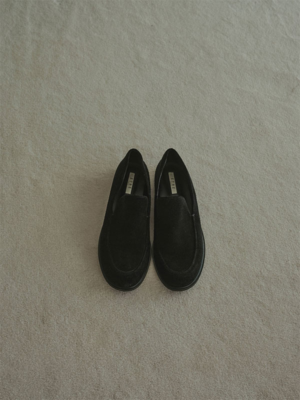 スウェードフラットローファー