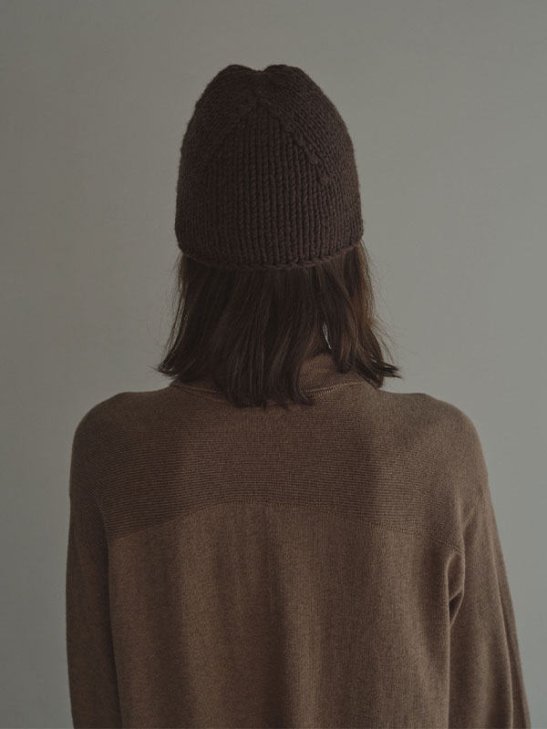 バルキーヤーンハンドニットキャップ