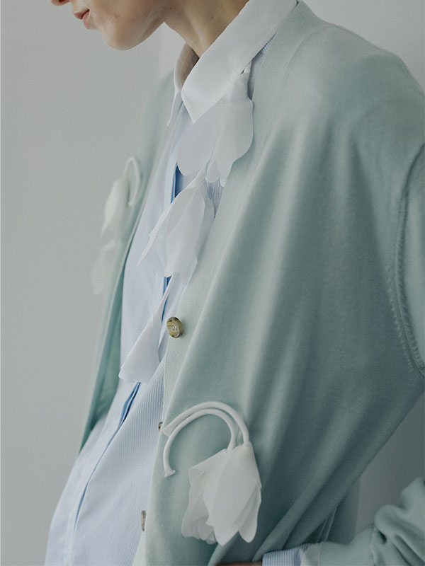 SANTEフラワーモチーフＶネックニットカーディガン