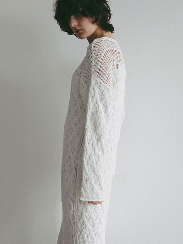 コードヤーンケーブルニットワンピース