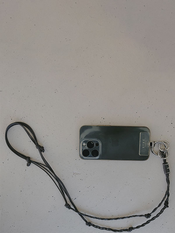 レザーコードロングマルチストラップ