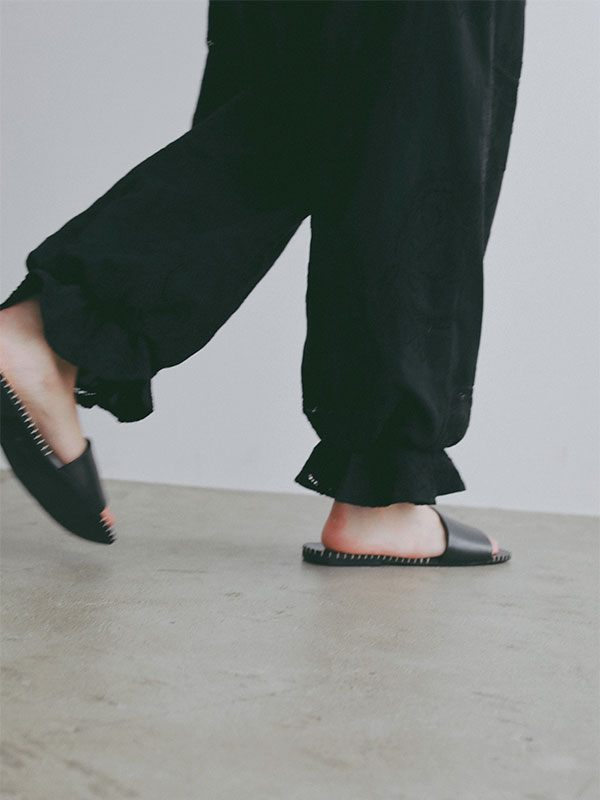 エンブロイダリーイージーパンツ