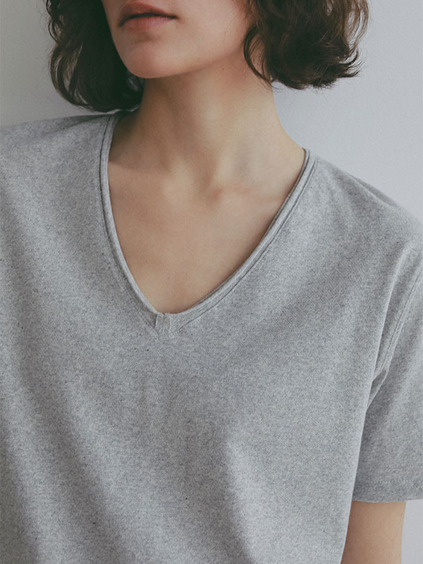 VネックミニマルTee