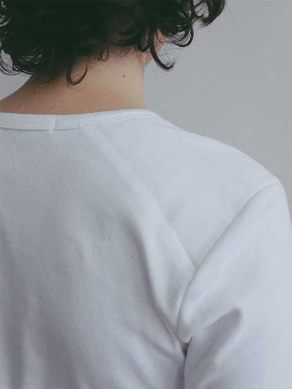 ボールドショルダーUネックTee