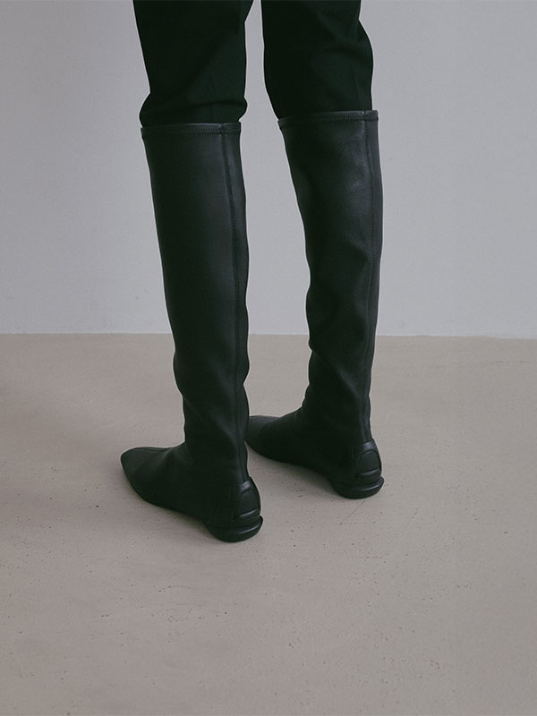 SHISEI SKINY BOOTS