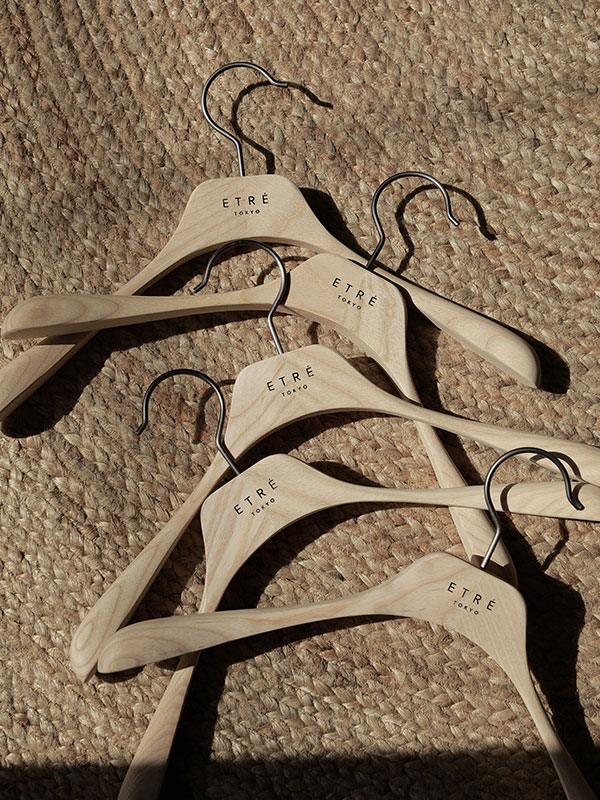 ETRE TOKYOオリジナルハンガー