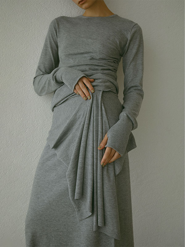 2ピースニットIラインスカート