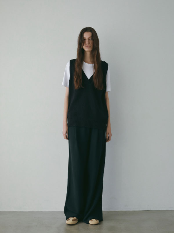 Vネックスリーブレスニットプルオーバー