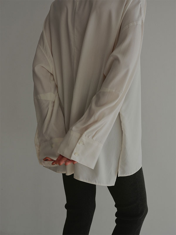 クルーネックオーバーサイズプルオーバー