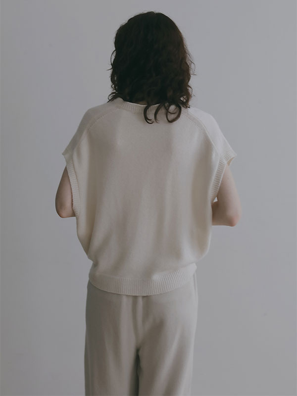 ウールカシミヤスリーブレスニットプルオーバー