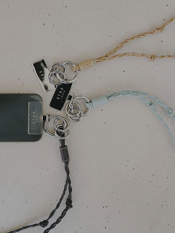 レザーコードロングマルチストラップ