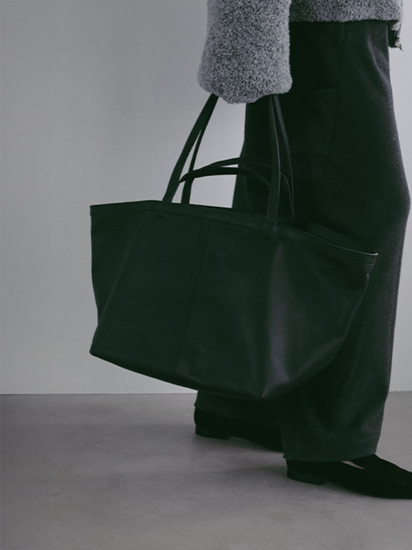 Wハンドルスウェードビッグトートバッグ(F OFF WHITE): グッズ │ ETRE