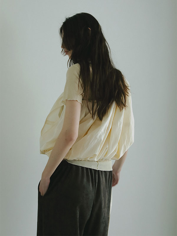 タックギャザーショートブラウス