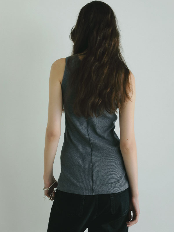 フロントオープンタンクトップ