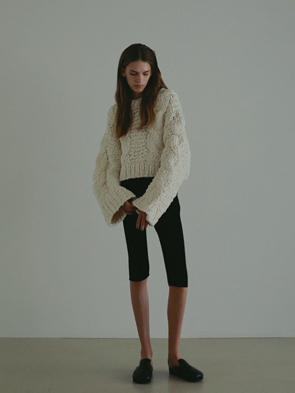 ハンドニットケーブルプルオーバー