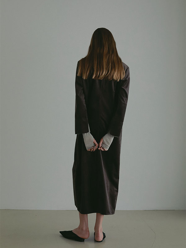 プランジングベロアワンピース