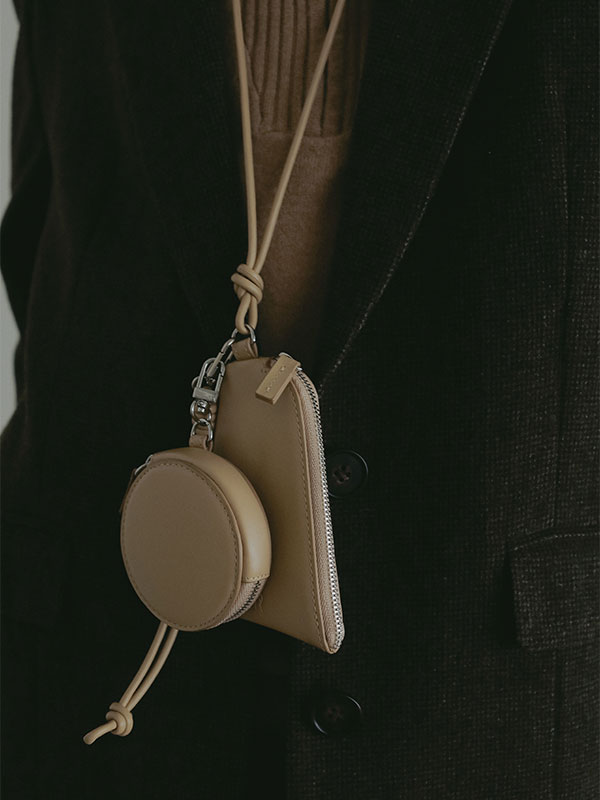 レザーコードマルチポーチ