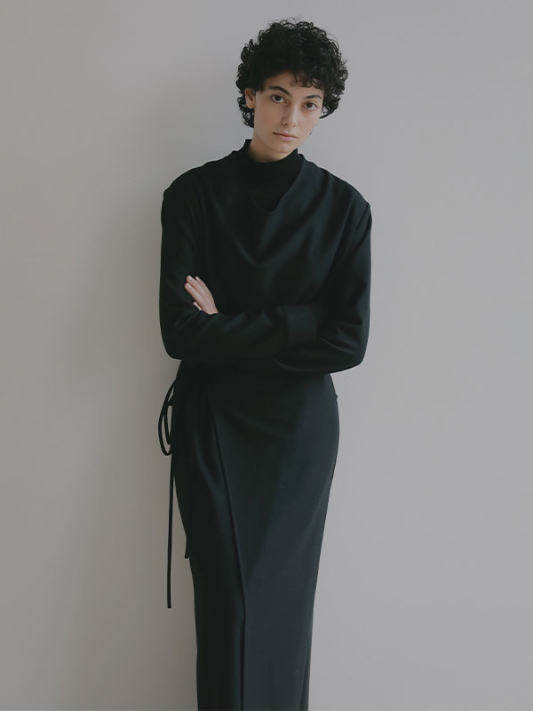 ウーステッドドレープネックワンピース