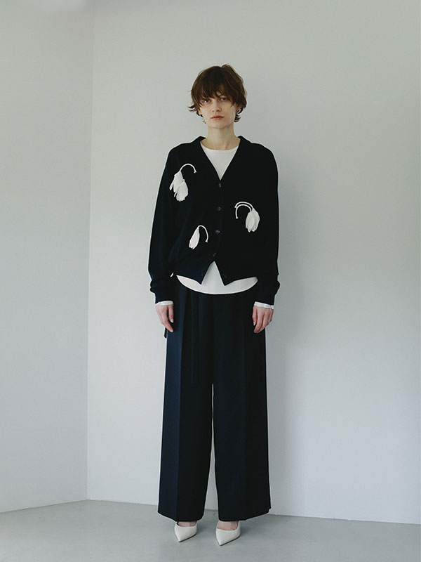 SANTEフラワーモチーフＶネックニットカーディガン