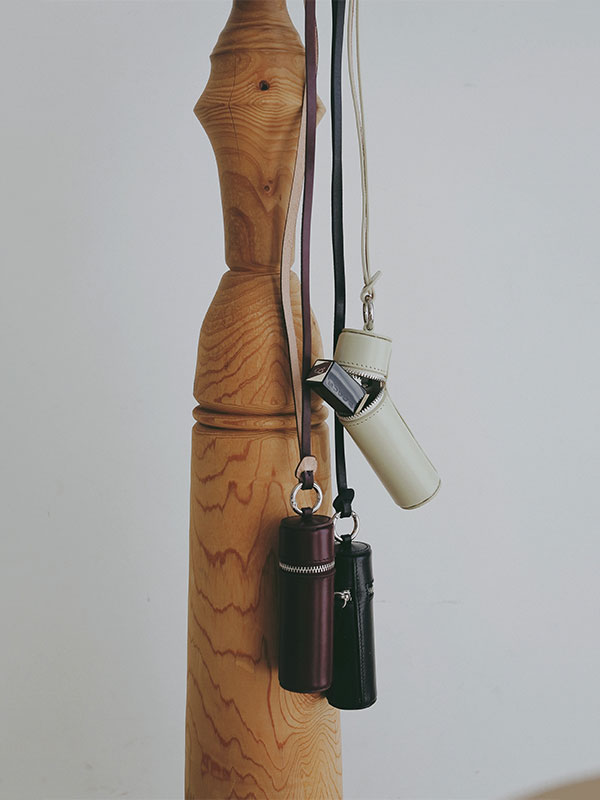 タンドレザージップリップケース