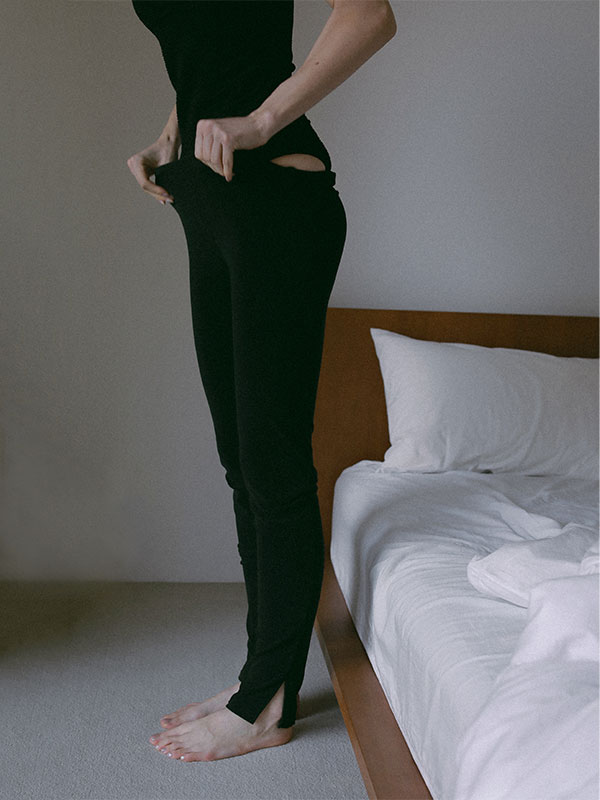 サイドスリットパイルレギンス