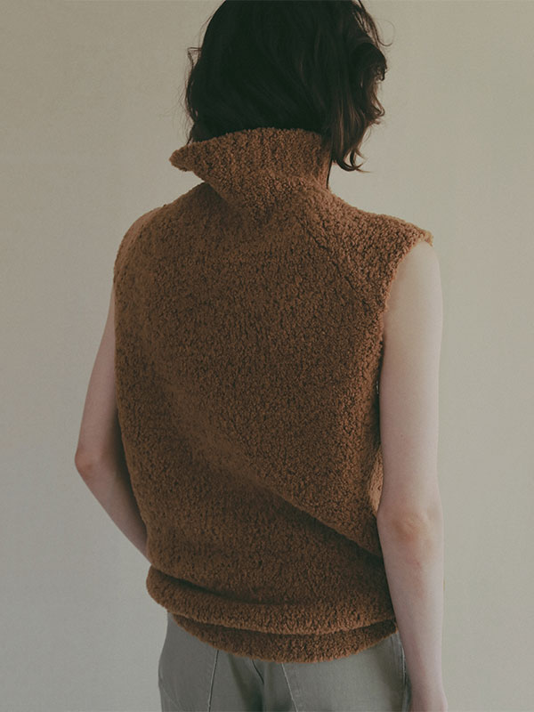 モールヤーンハイネックニットベスト