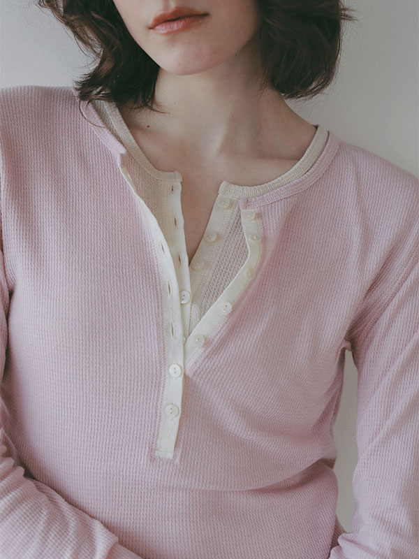 シアーワッフルヘンリーネックプルオーバー