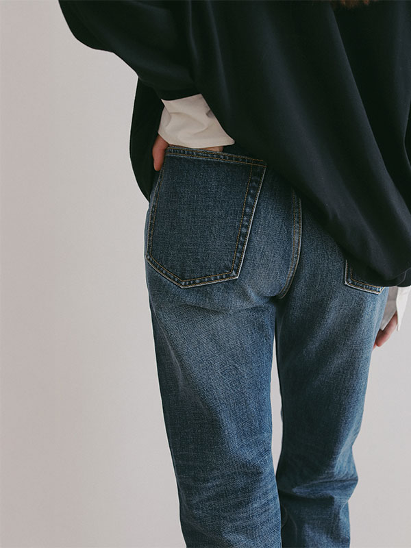 ストレートデニムパンツ