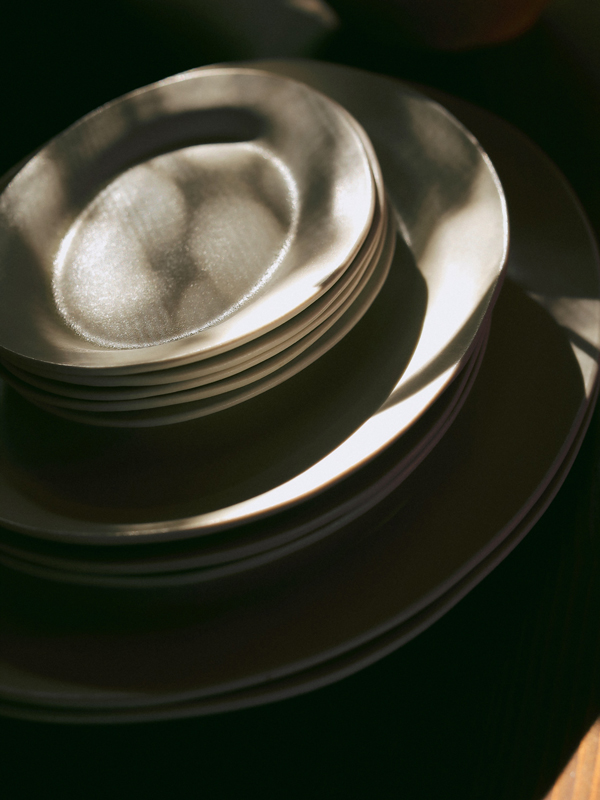 白陶土黒田釉オーバルプレート大