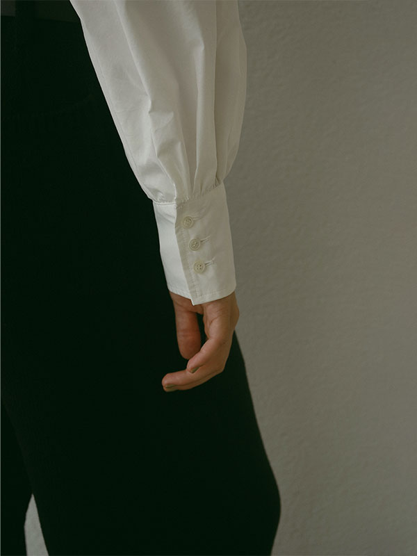 ニットビスチェボリュームスリーブブラウス