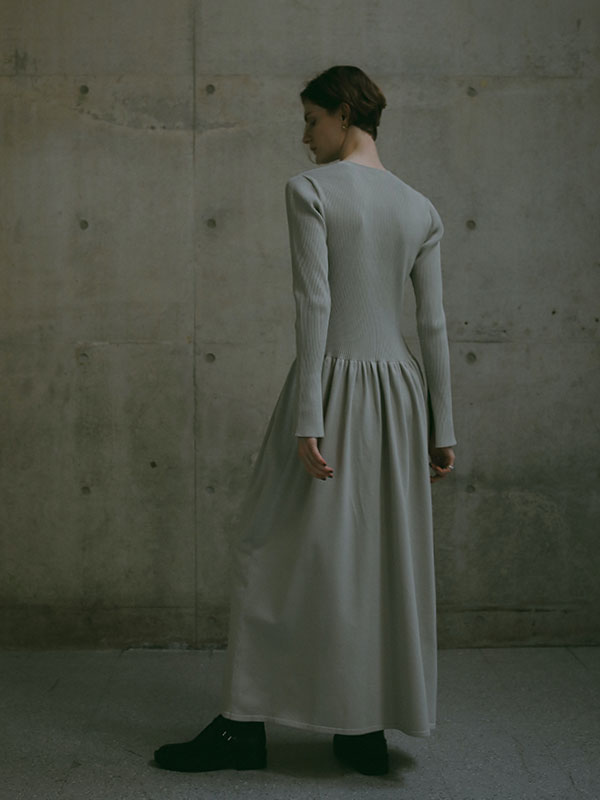 タイトリブベルニットワンピース