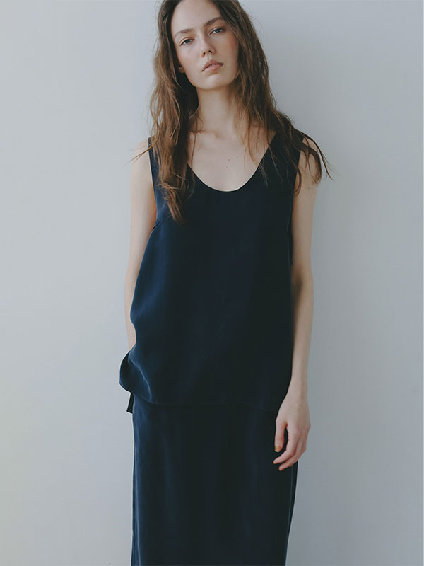 新品タグ付♡ ETRE TOKYO キュプラタンクトップ キュプラタンクトップ(F NAVY): トップス │ ETRE TOKYO