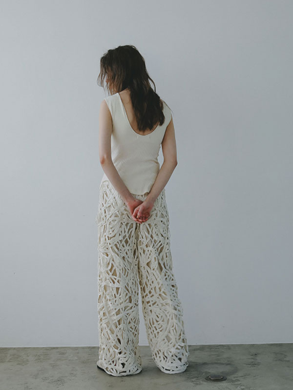 ダブルクロススリーブレスカップインプルオーバー