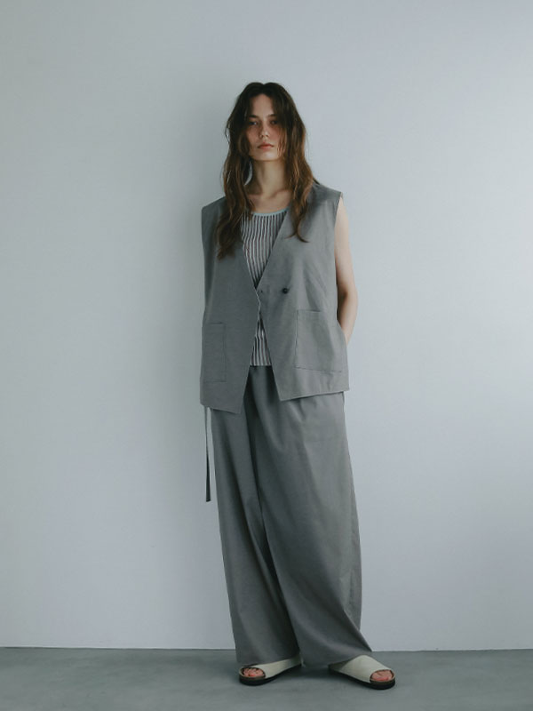 ETRE TOKYO 25SS シャンブルサイドタックノーカラーベスト シャンブルサイドタックノーカラーベスト(F OFF WHITE): トップス