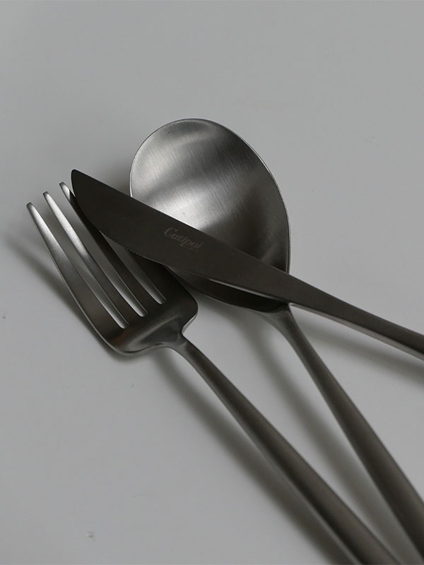 CUTIPOL MOONディナーナイフ