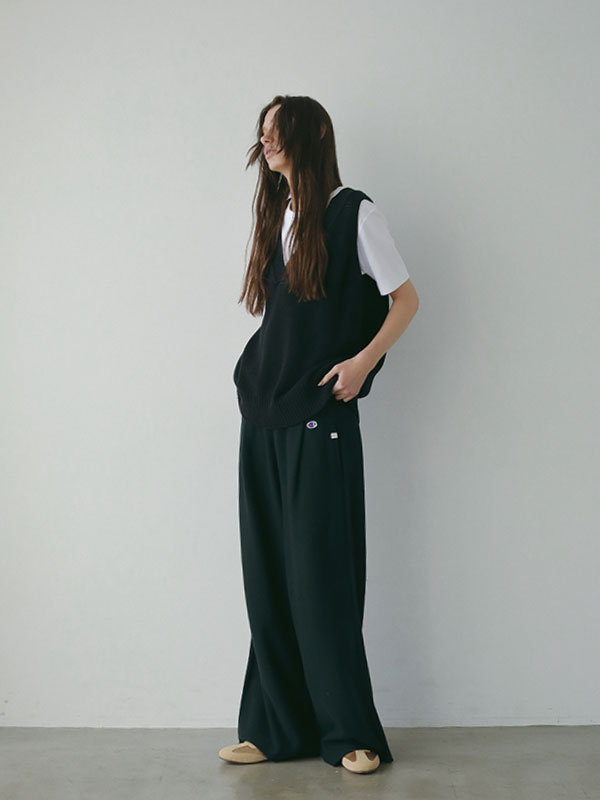 Vネックスリーブレスニットプルオーバー