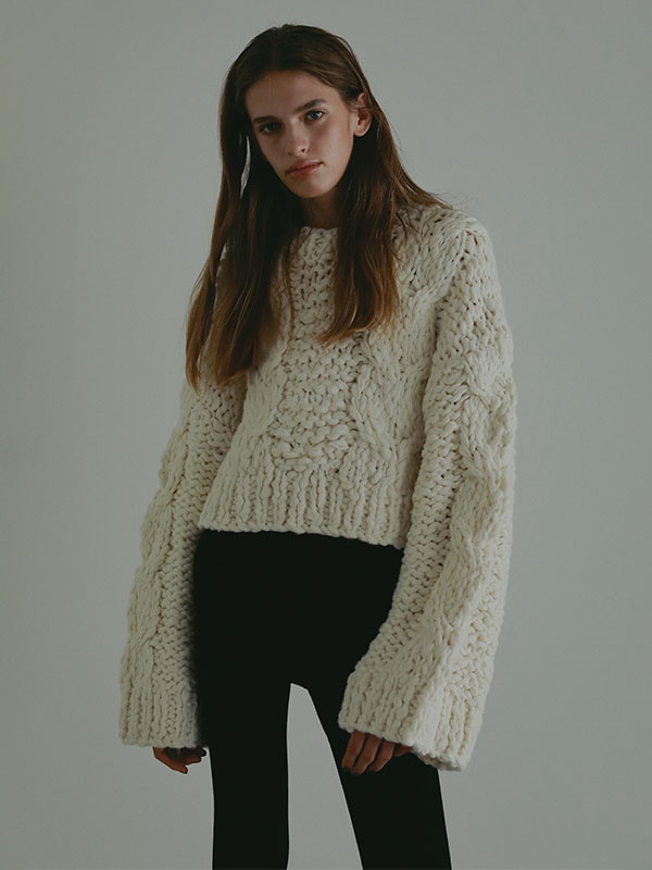 ハンドニットケーブルプルオーバー