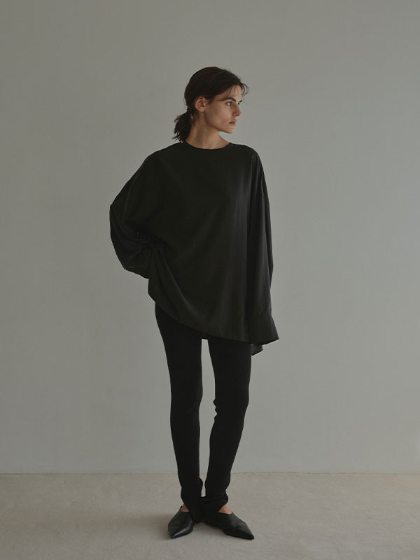 ヘムボタンニットレギンス