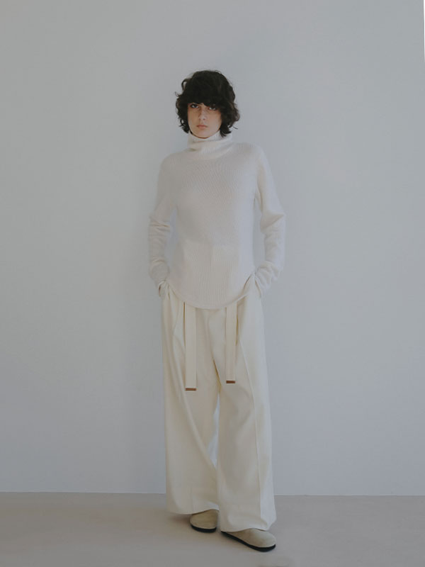 ベルテッドタックワイドパンツ